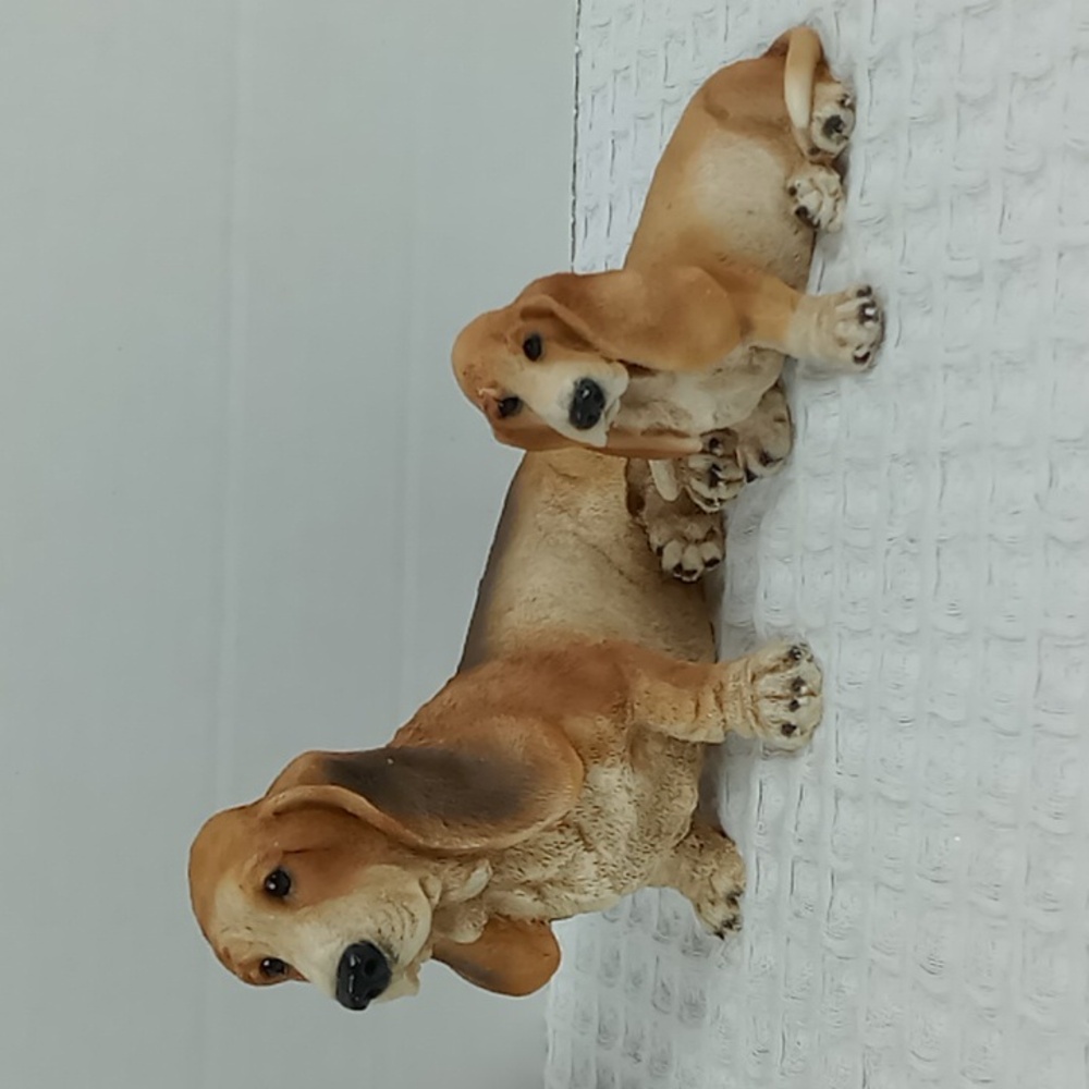 Vintage 1990 Castagna Italy Tan/Cream Basset Hounds Figurine Set Mama & Her Pup